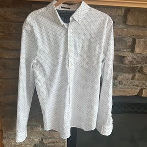 Mens medium Banana Republic Untucked Fit dress shirt